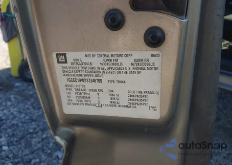 2002 Chevrolet Silverado 1500 C1500 z USA, uszkodzony, nr VIN 1GCEC19W82Z346709